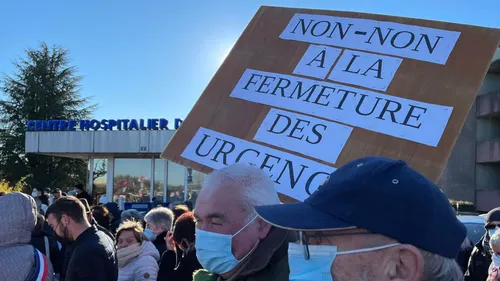 Hôpital de Mamers : près de 400 personnes pour défendre les urgences